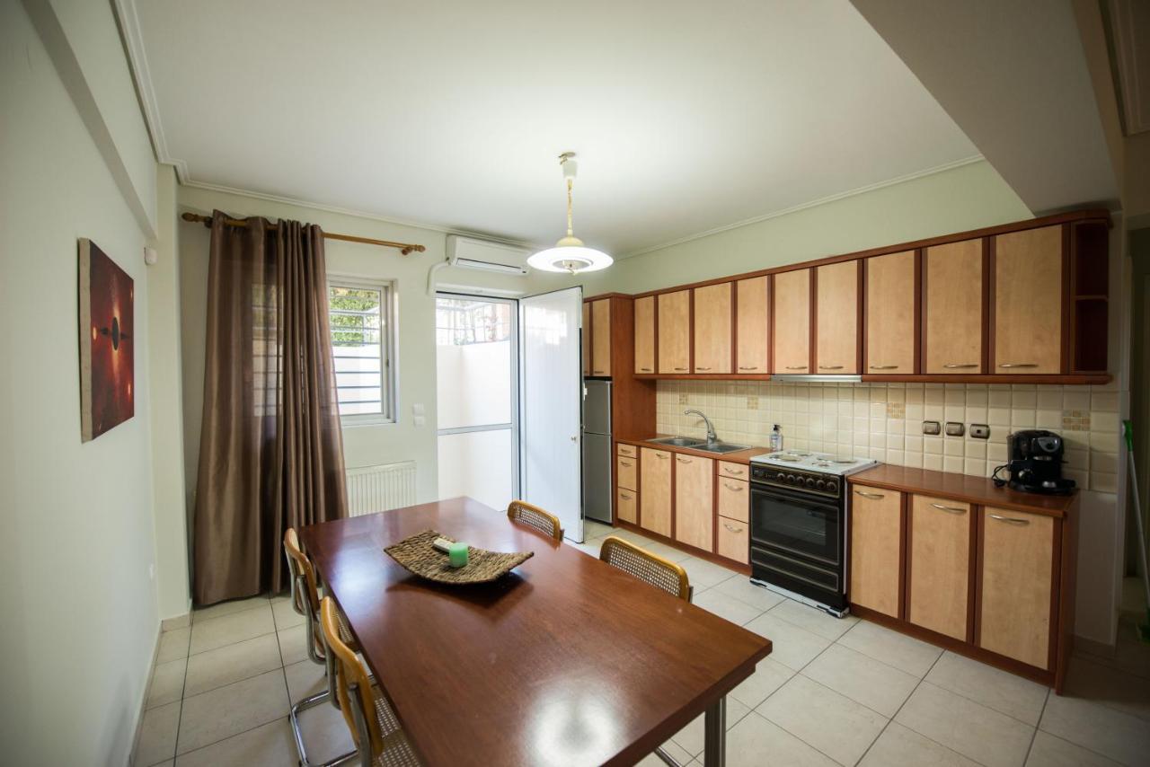Marias Bbq Garden House Apartment Kalamata Exterior photo